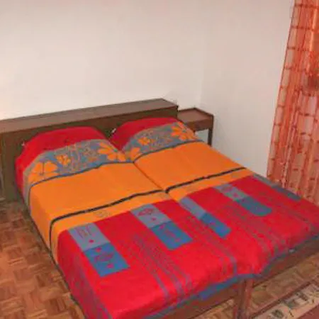 Jela House Apartamento *